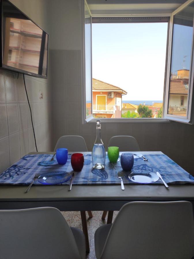 Appartamento Vicino Al Mare Con Parcheggio Riva Ligure Extérieur photo