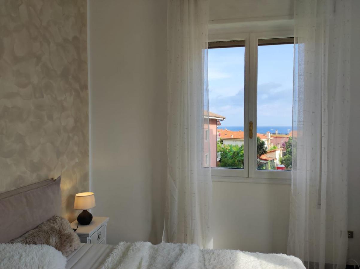 Appartamento Vicino Al Mare Con Parcheggio Riva Ligure Extérieur photo